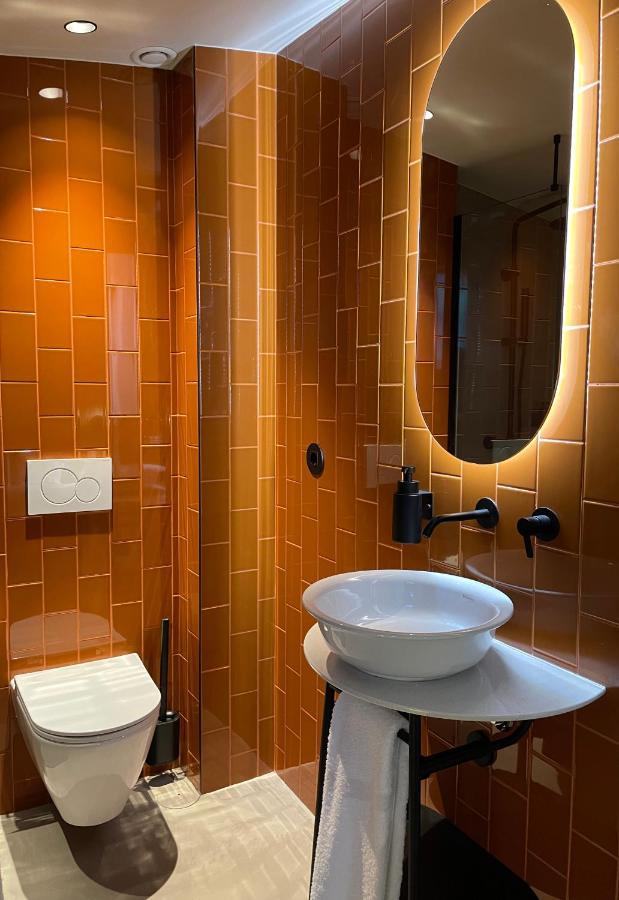 Sutrooms Braga Bagian luar foto